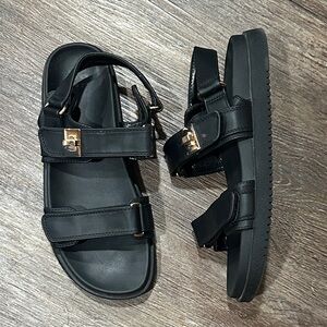 A New Day Jonie Black Gold Chunky Sandals 8